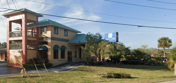 River Side Inn Ню Порт Ричи Екстериор снимка